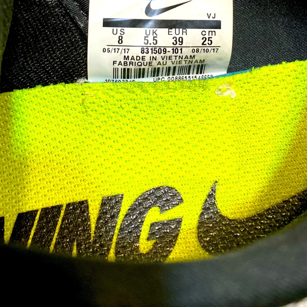 Women Nike sneakers size 8
